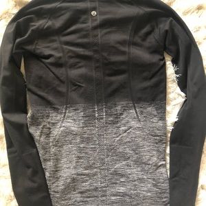 Lululemon swiftly long sleeve size 8
